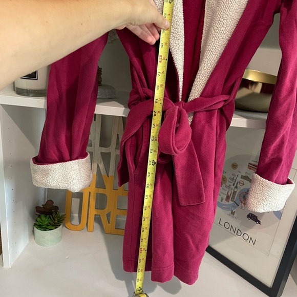 Victoria secret robe - Picture 4 of 4